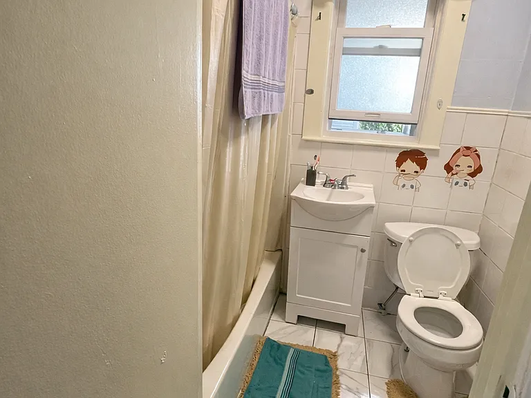 32 White Pl #1 — Photo 3