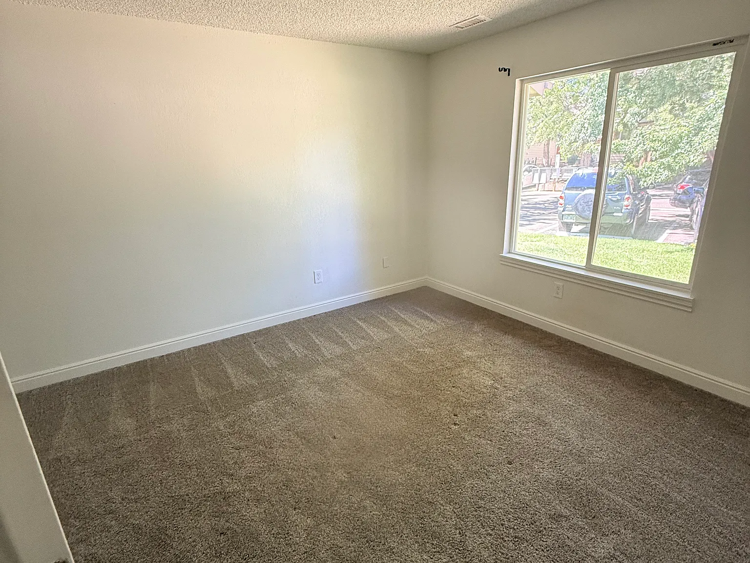 2 bed, 851 sqft, $1,800 — Photo 2