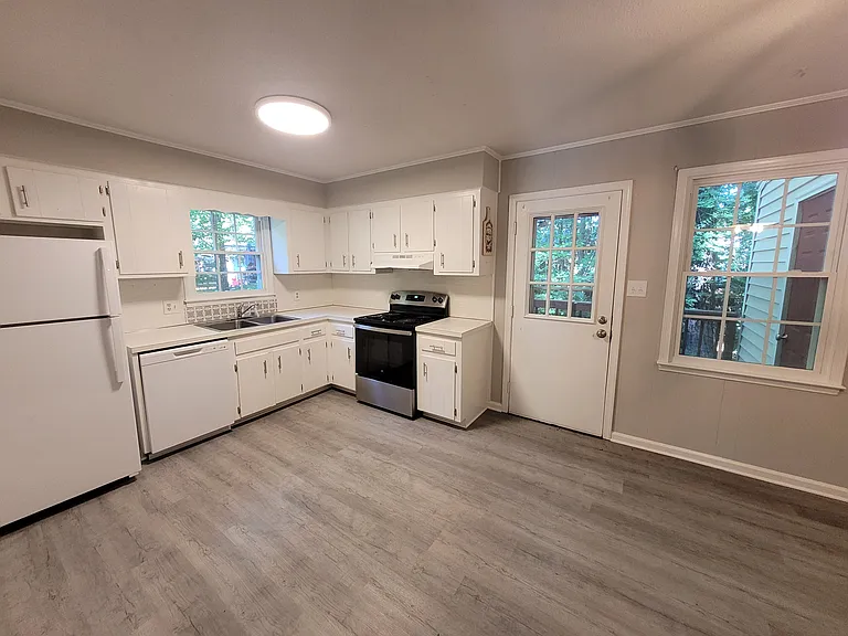 920 Jason Ct — Photo 10