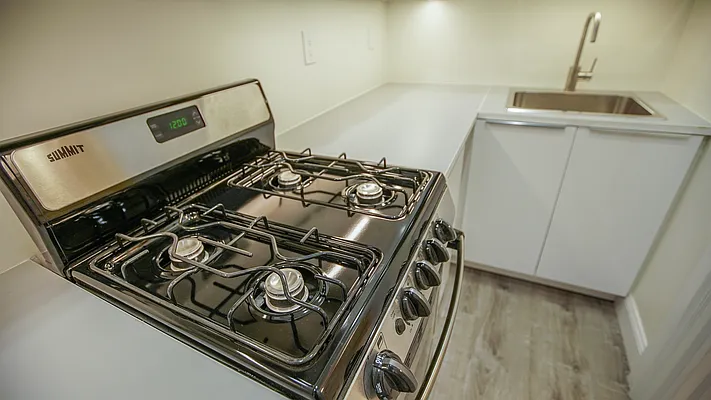 Rented by R New York | media 24