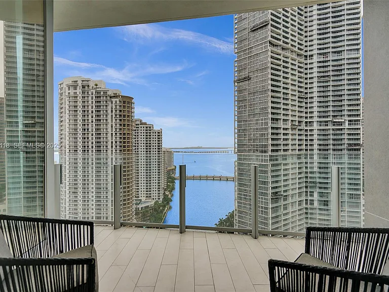 300 Biscayne Blvd #2305W — Photo 30