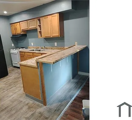 3 bed, 1000 sqft, $1,800 — Photo 1