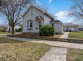 100 Locust St, Saint Peter, MN 56082