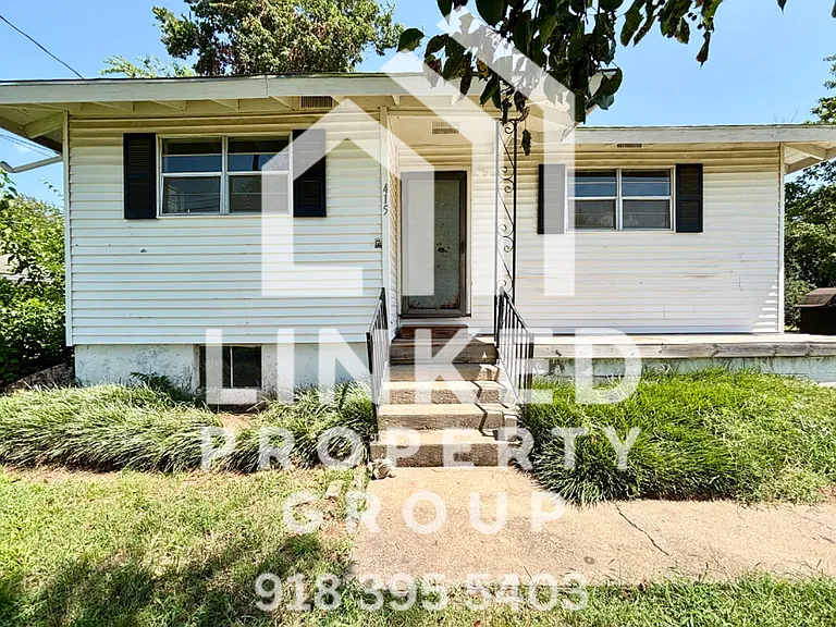 415 N Forest St — Photo 1