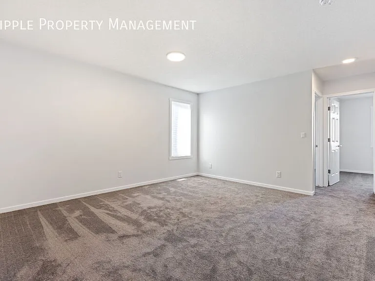 1055 Southwinds Grn SW — Photo 6