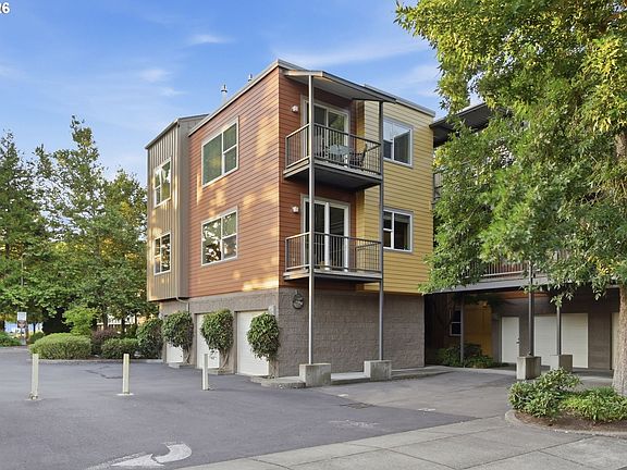 2nd image of 347 Rustic Pl APT 26
