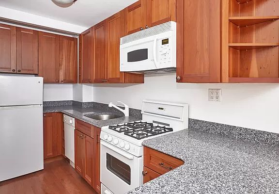 4th image of 439 E 88th St APT 3B