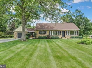 19 Wildwood Dr, Malvern, PA 19355