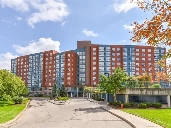 55 Blue Springs Dr #612, Waterloo, ON N2J 4T3