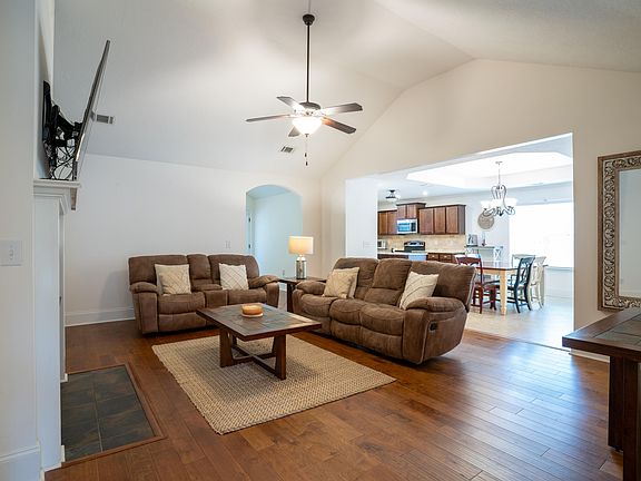 5th image of 361 Loudoun Dr