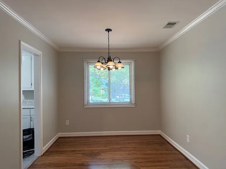 411 Croft St — Photo 8