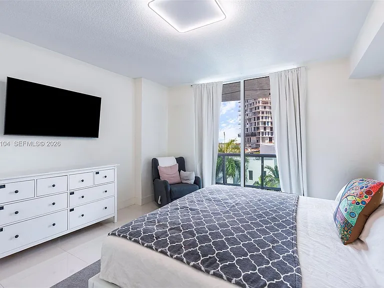 7900 Harbor Island Dr #518 — Photo 9