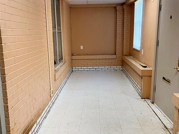 3rd image of 5420 Queens Ave