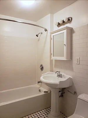 Rented by City Connections Realty | media 29