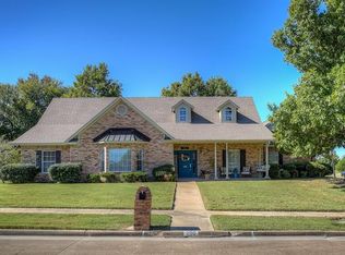 200 Hillside Ct, Forney, TX 75126