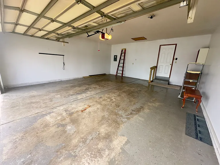3328 Red Bud Ln — Photo 14
