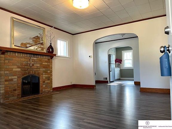 3rd image of 6007 S 39th St