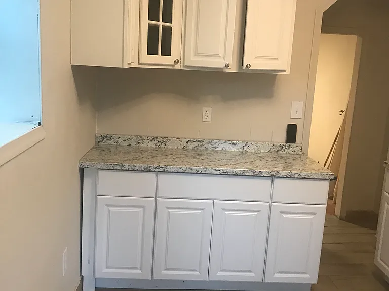104 E Madison Ave — Photo 15