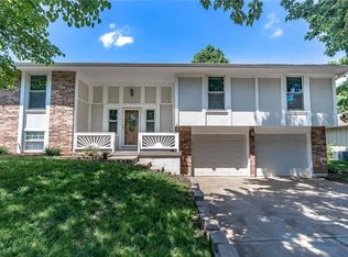 509 S Valley Rd, Olathe, KS 66061