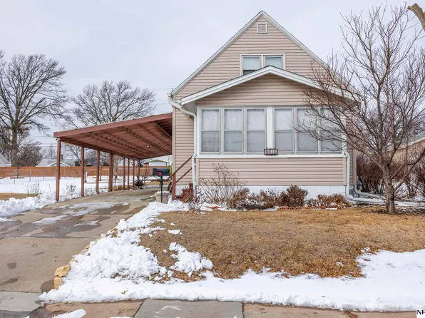 6018 S 37th St, Omaha, NE 68107