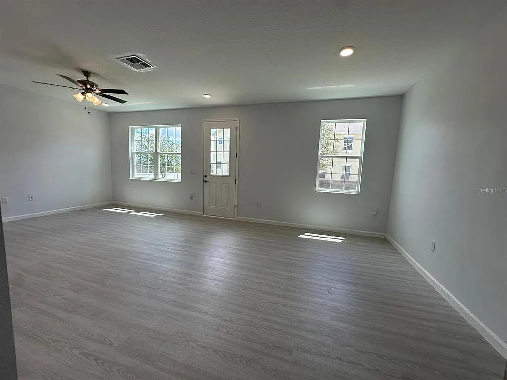 4 bed, 2.5 bath, 1620 sqft, $2,100 — Photo 4