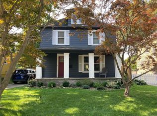 307 Moross Rd, Grosse Pointe Farms, MI 48236