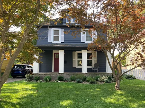 307 Moross Rd, Grosse Pointe Farms, MI 48236