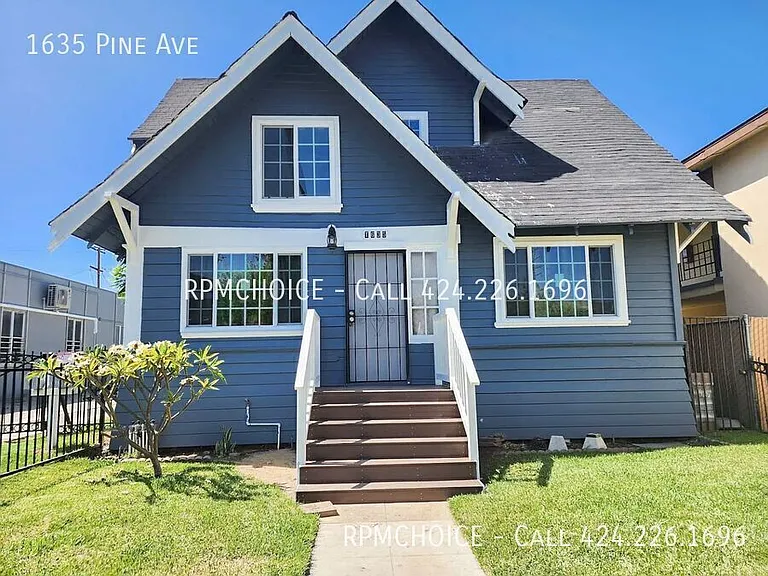 1635 Pine Ave — Photo 1