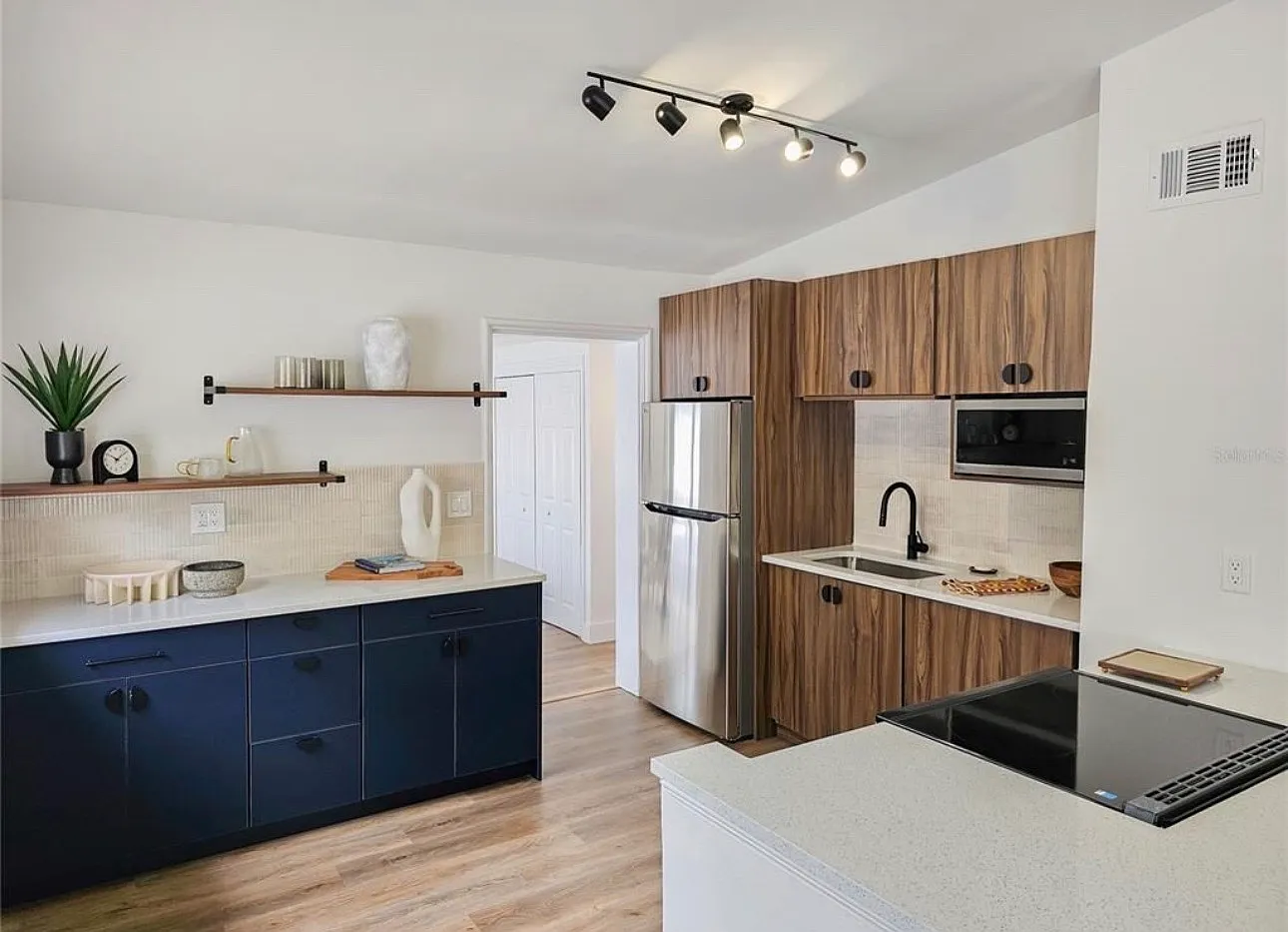 3 bed, 1300 sqft, $3,250 — Photo 4