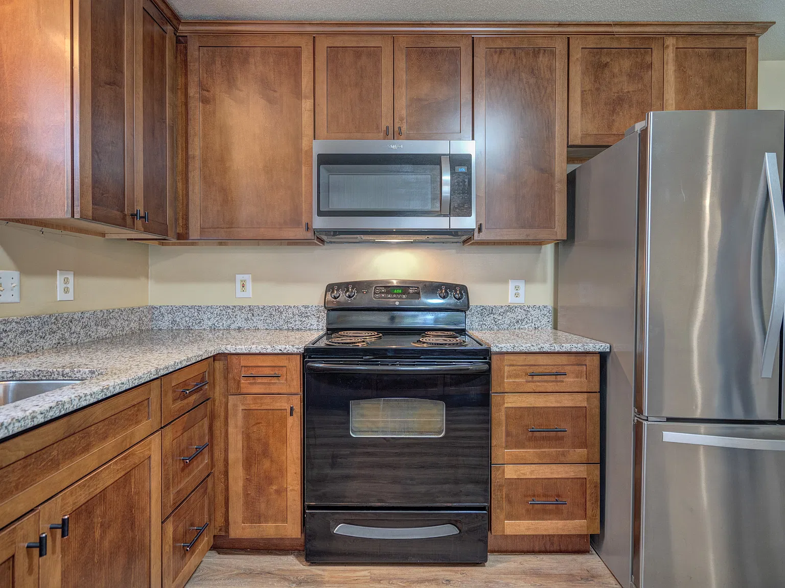 4 bed, 1500 sqft, $3,400 — Photo 2