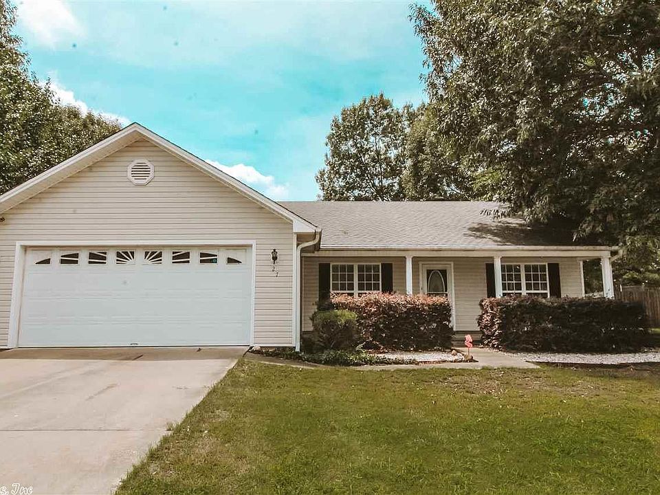 1st image of 27 Brenda Dr