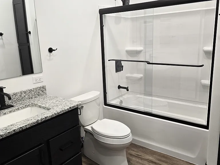 2333 Colby Ave NW — Photo 9