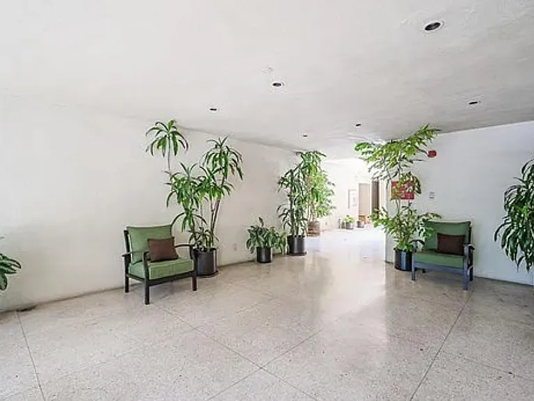 11789 Montana Ave #7 — Photo 16
