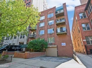 435 W Oakdale Ave APT 1B, Chicago, IL 60657