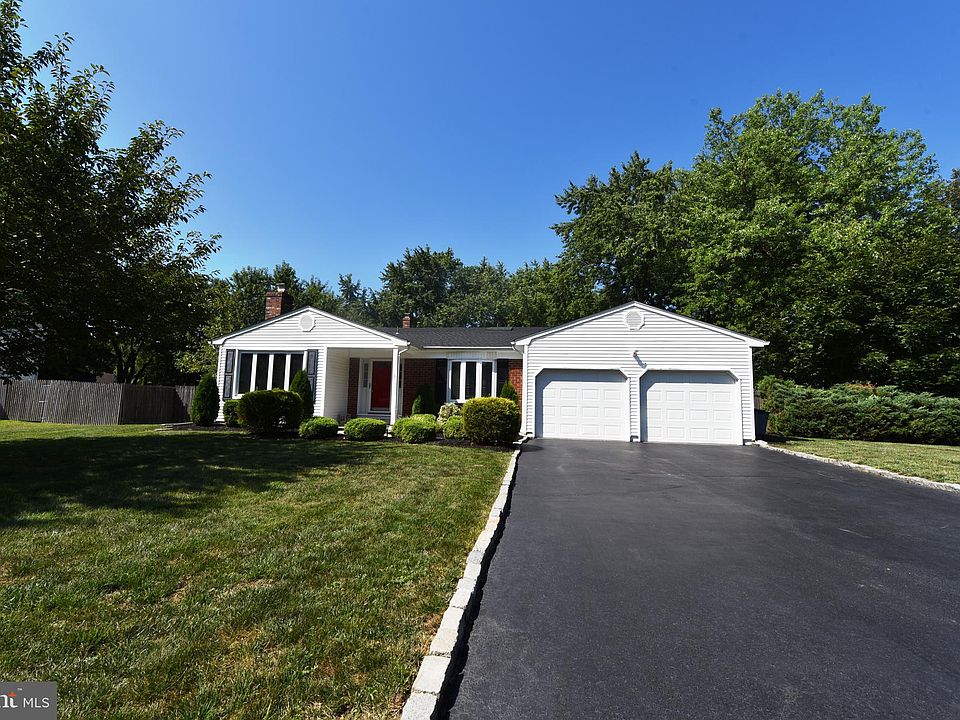 8 Michele Ct Hamilton NJ 08619 Zillow