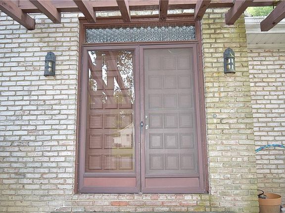 2nd image of 1422 Sunny Dr