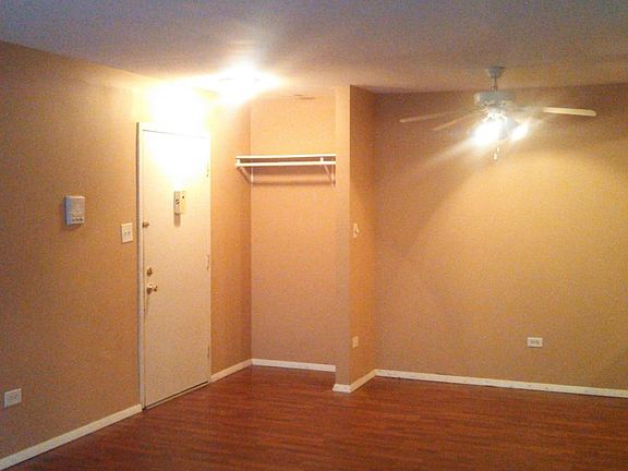 3rd image of 10 E Dundee Quarter Dr Unit 101