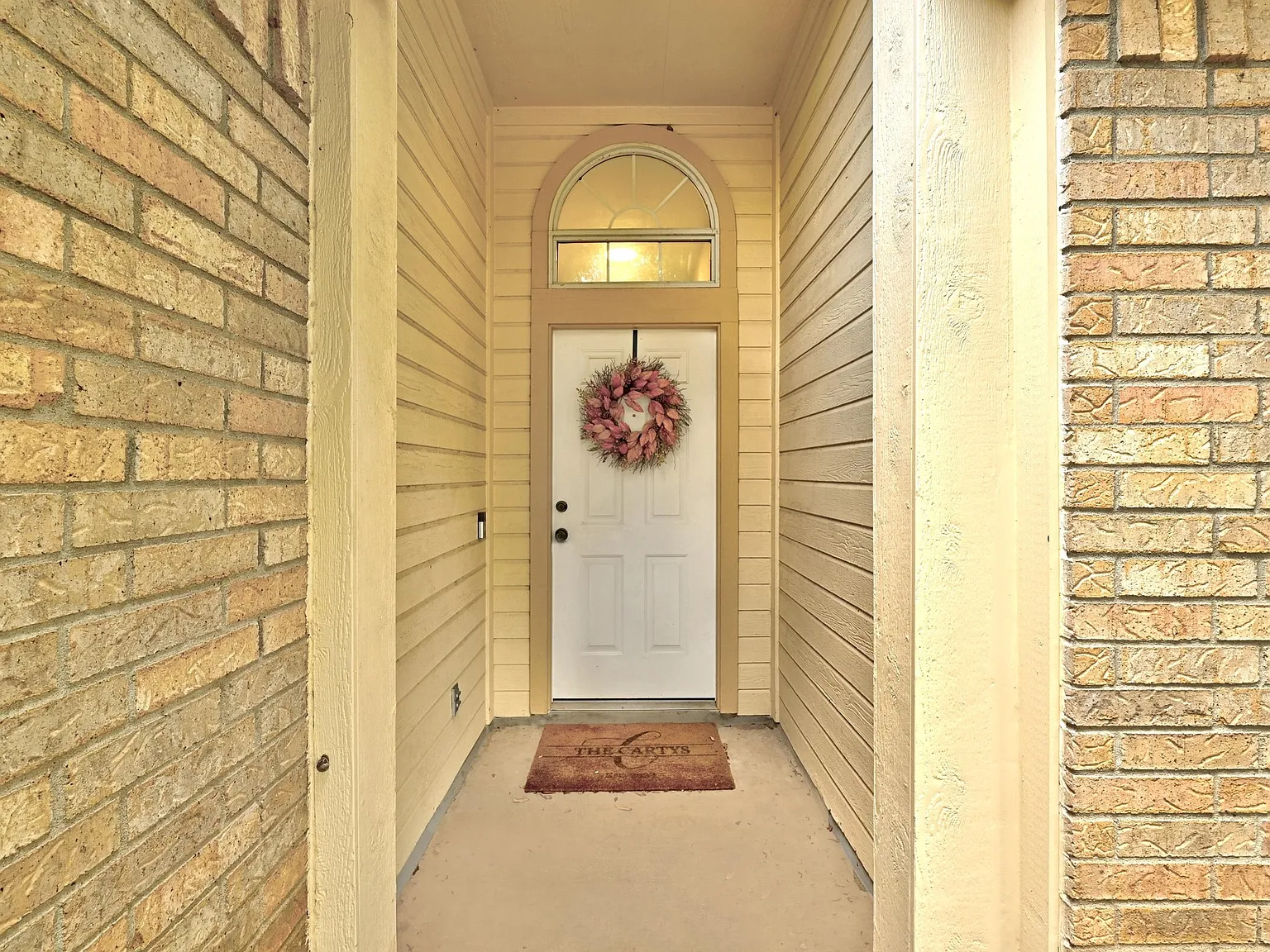 3 bed, 1201 sqft, $2,200 — Photo 3