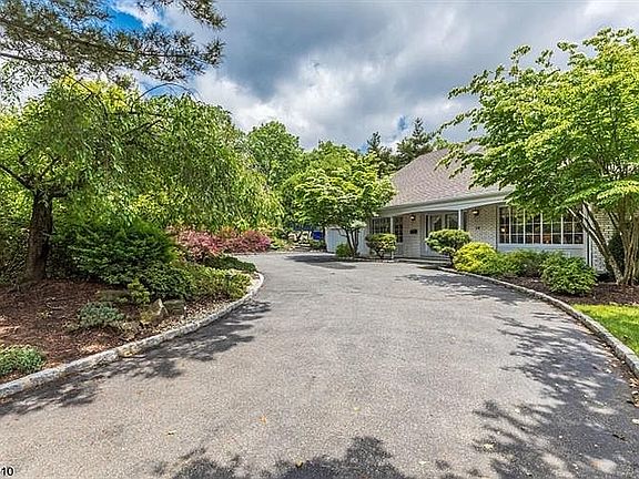 5th image of 14 Speir Dr