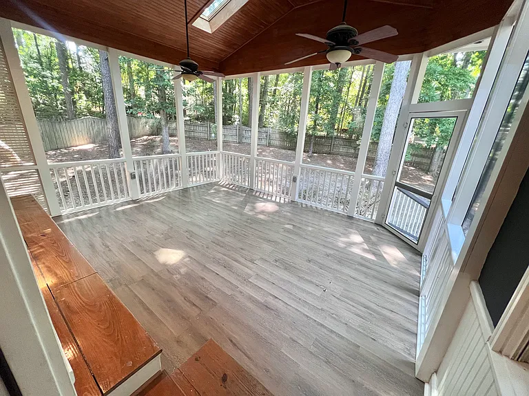 113 Lulworth Ct — Photo 46