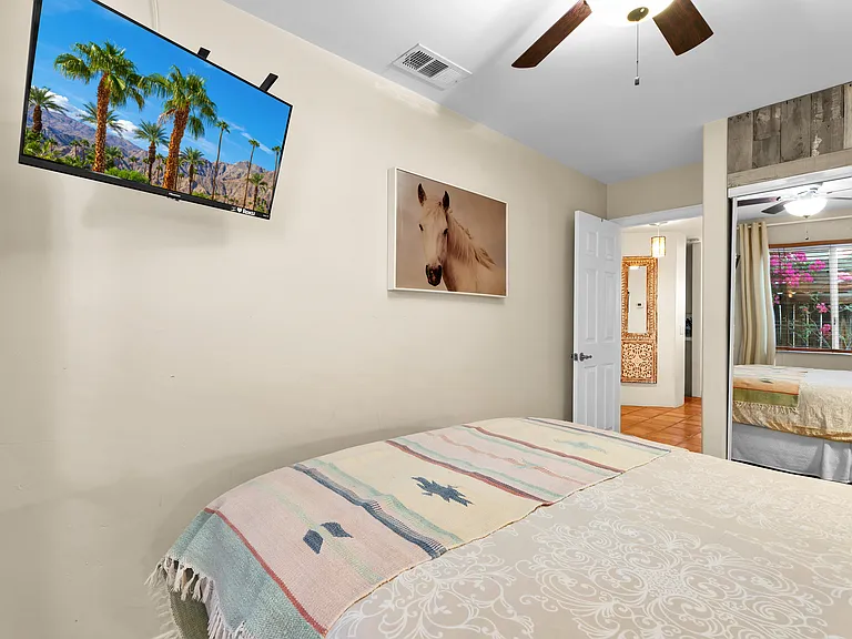 52420 Avenida Juarez — Photo 23