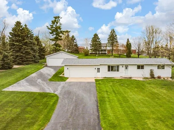 N3902 Market Rd, Hortonville, WI 54944
