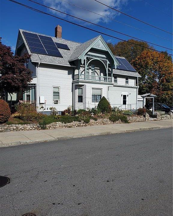 1st image of 74 Maple St