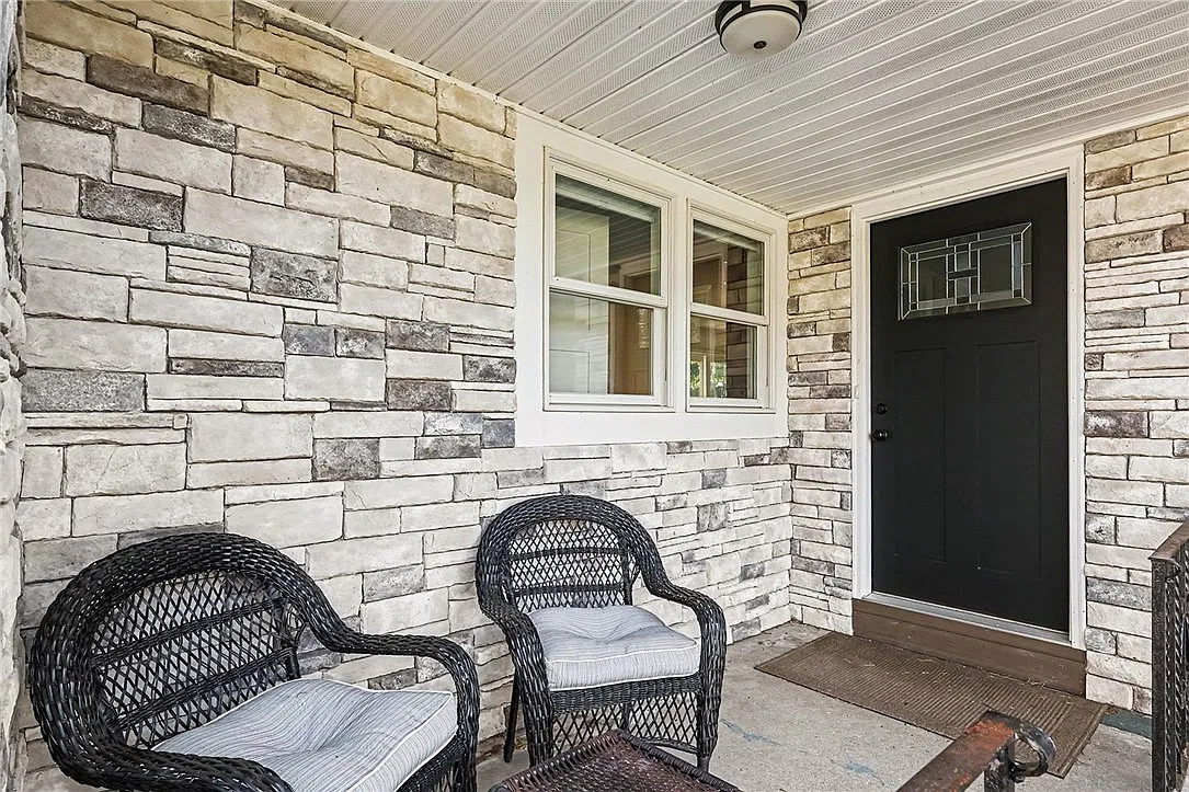 3 bed, 2.0 bath, 1296 sqft, $2,750 — Photo 3