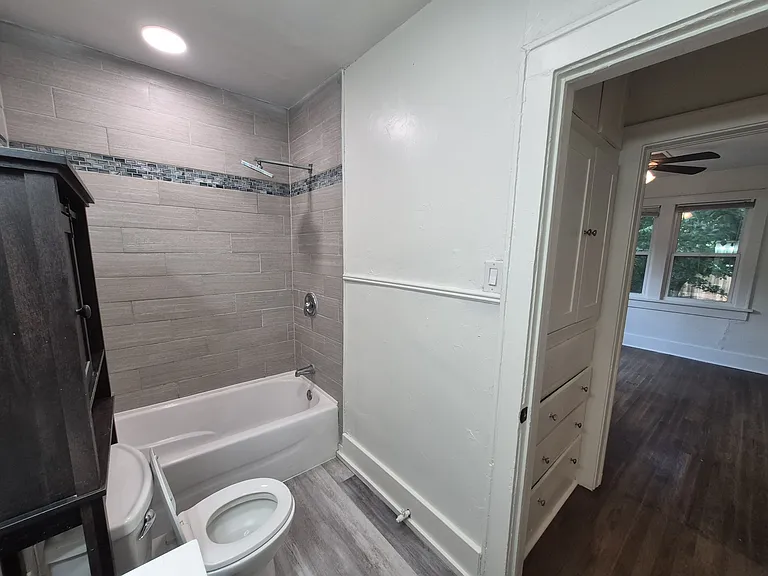 2327 NW 21st St — Photo 16