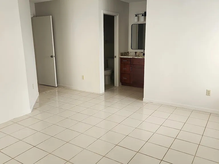 9712 Saratoga Park Ct — Photo 9