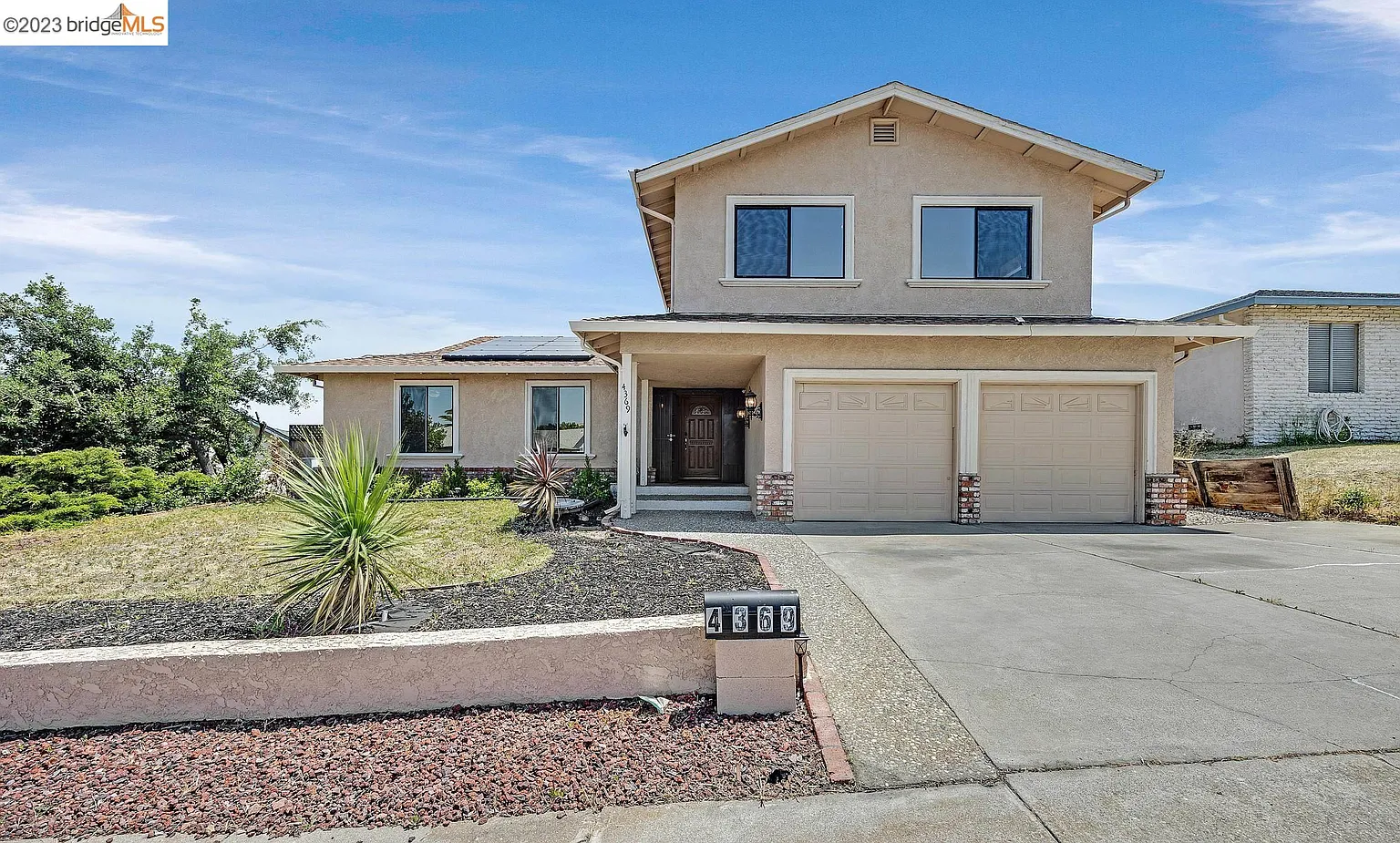 4369 Hillview Dr photo 1
