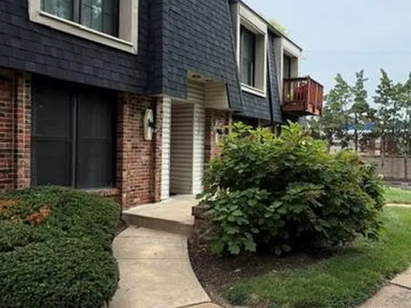1115 Appleseed Ln APT A, Saint Louis, MO 63132