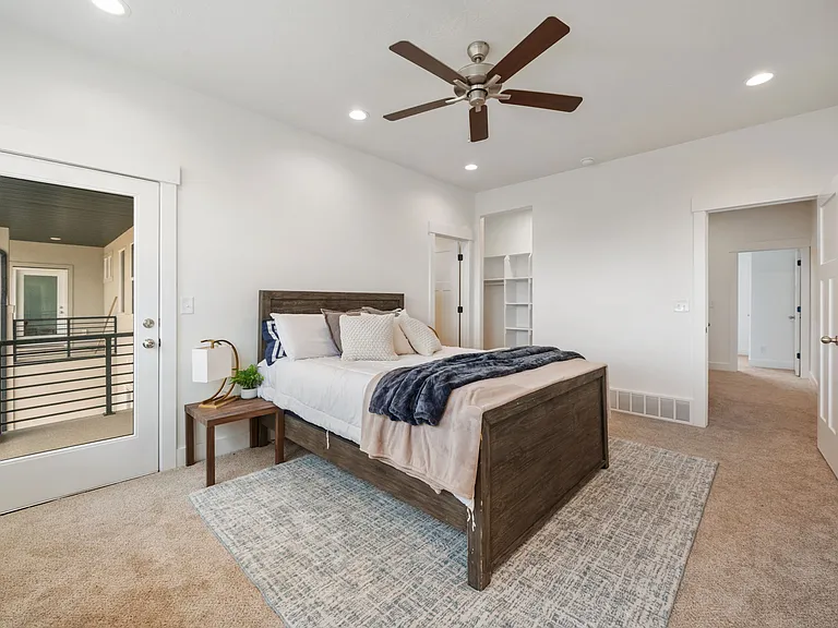 737 S Harrison Dr — Photo 22