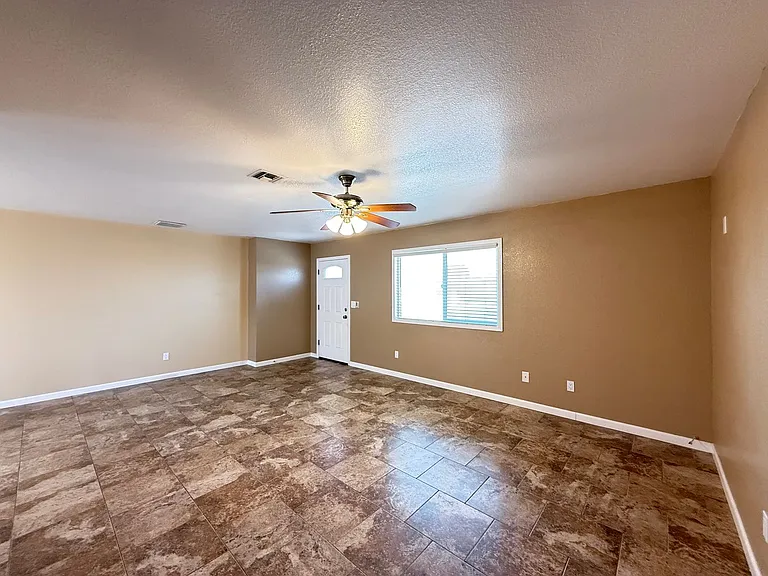 1010 Pueblo Dr — Photo 3